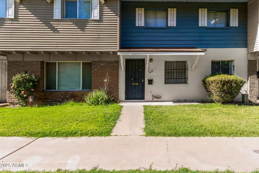 1673 W HAZELWOOD Street, Phoenix, AZ 85015