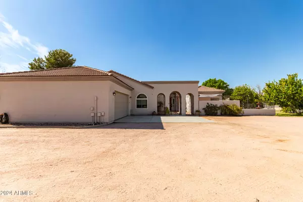 Waddell, AZ 85355,18335 W ORANGEWOOD Avenue