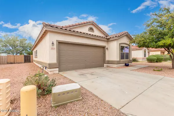 1018 S CLANCY Circle,  Mesa,  AZ 85208