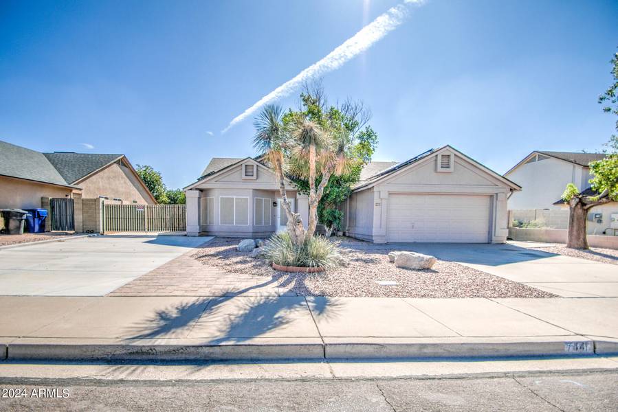 7441 E Ivyglen Street, Mesa, AZ 85207