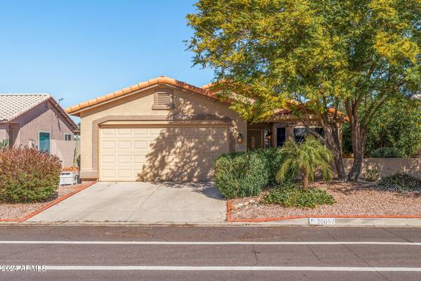 20052 N COYOTE LAKES Parkway, Surprise, AZ 85378