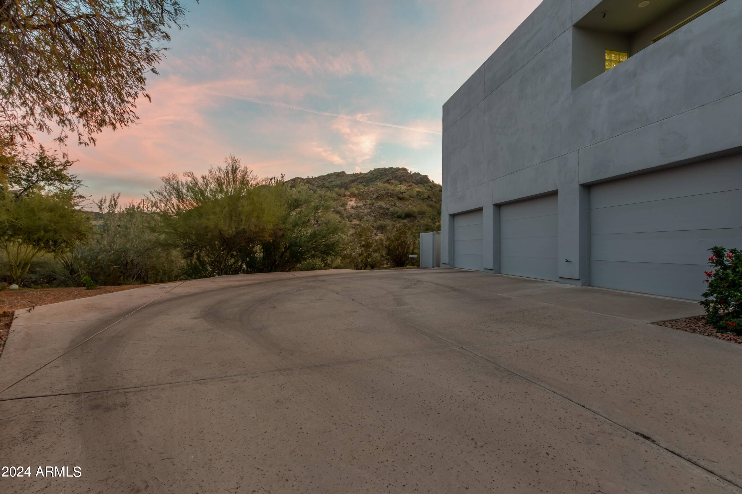 Phoenix, AZ 85028,2245 E VOGEL Avenue
