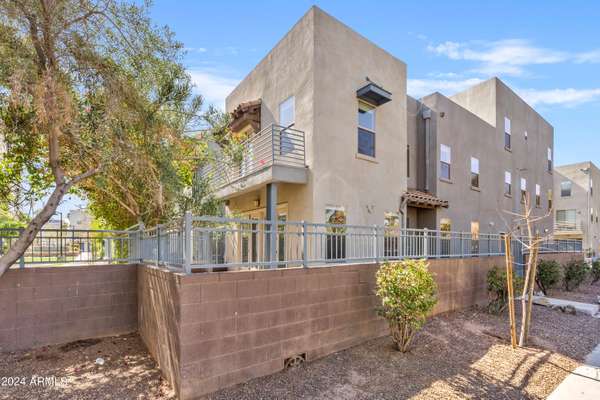 Phoenix, AZ 85004,615 E PORTLAND Street #105