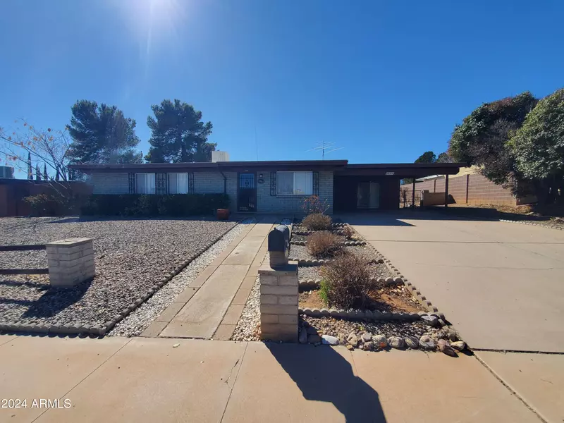 1956 SANTA ROSA Drive, Sierra Vista, AZ 85635