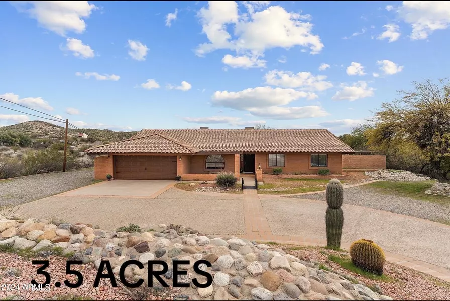 805 N Sophie Burden Drive, Wickenburg, AZ 85390