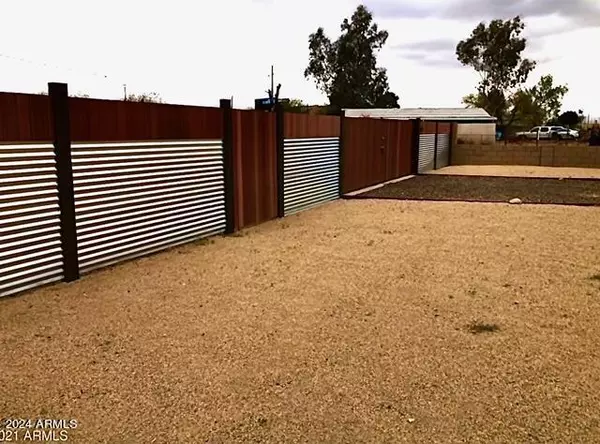 Phoenix, AZ 85027,2402 W LONE CACTUS Drive #24