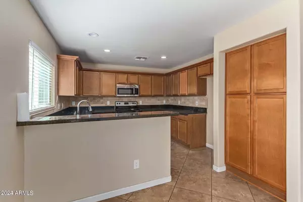 San Tan Valley, AZ 85143,885 E MAYFIELD Circle