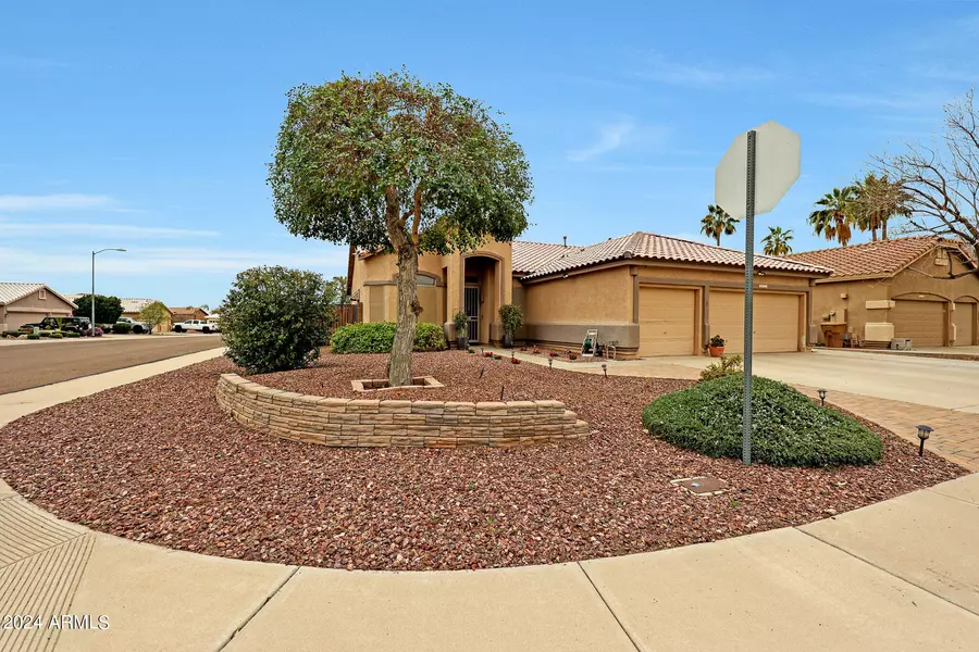 9011 W ALEX Avenue, Peoria, AZ 85382