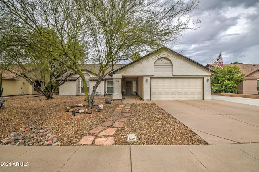 714 W LOUGHLIN Drive, Chandler, AZ 85225