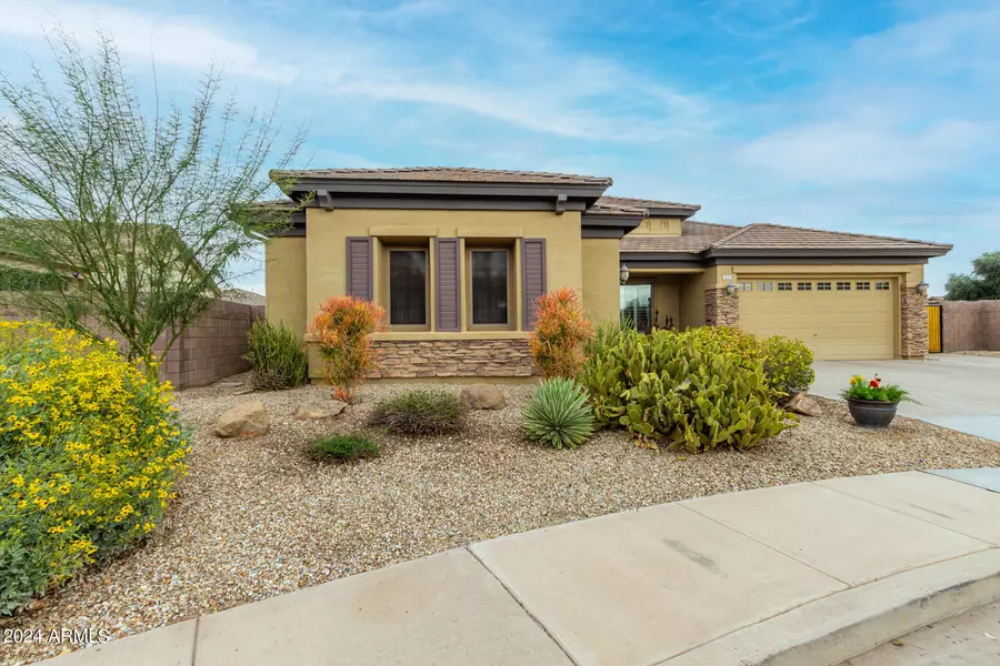 1876 E GLACIER Place, Chandler, AZ 85249