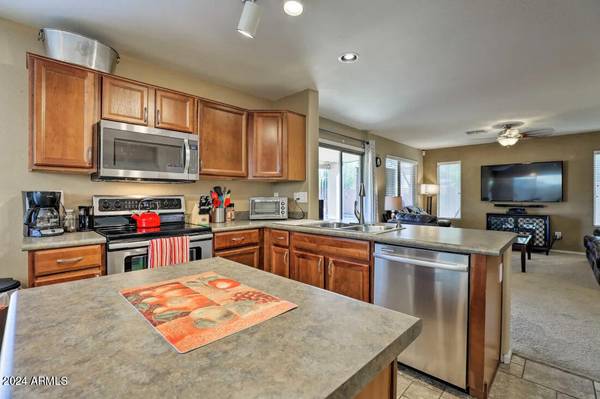 Phoenix, AZ 85085,2506 W WHITE FEATHER Lane