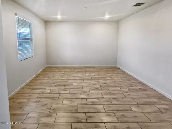 Surprise, AZ 85379,14090 W OLD OAK Lane
