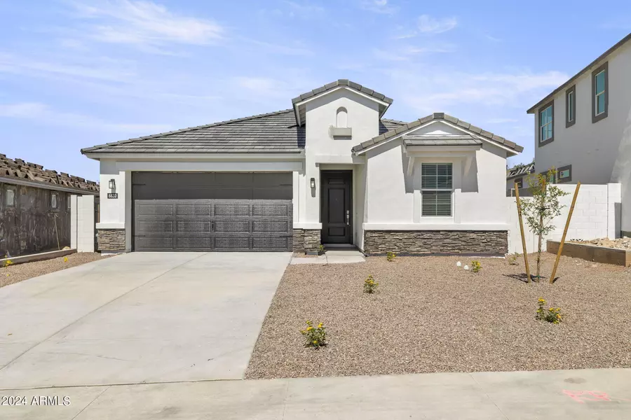 6830 W MOLLY Lane, Peoria, AZ 85383