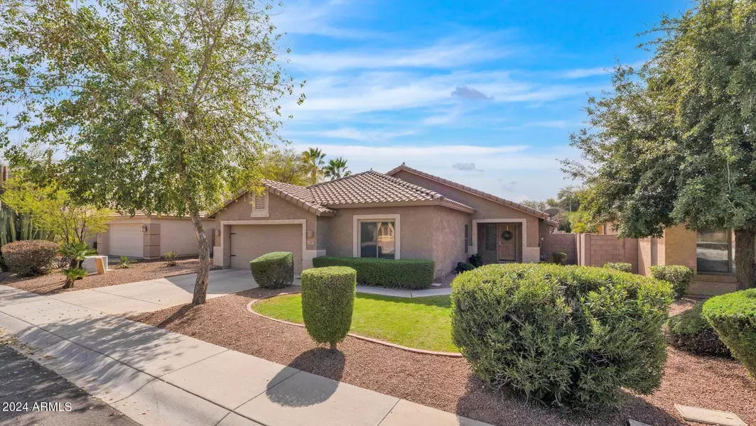 2881 E LA COSTA Drive, Chandler, AZ 85249