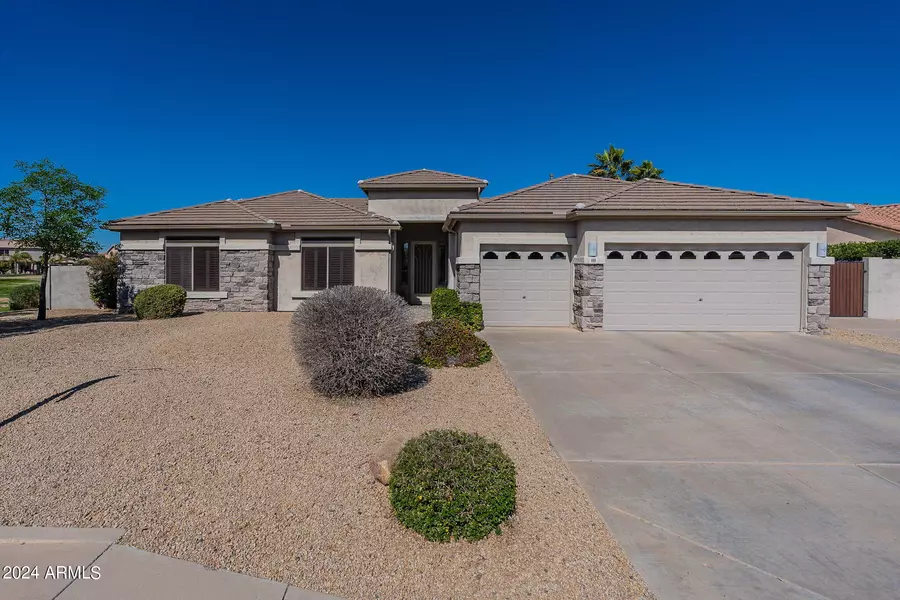 688 S ROANOKE Street, Gilbert, AZ 85296