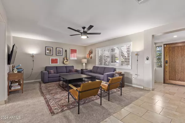 Scottsdale, AZ 85251,6609 E Calle Redondo Street