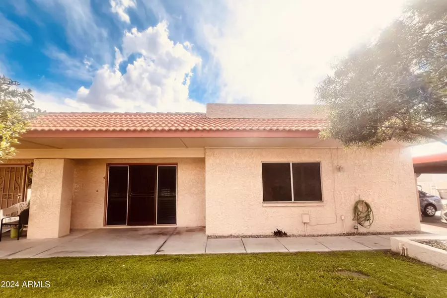 12800 N 113th Avenue #5, Youngtown, AZ 85363