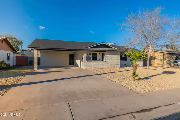 Chandler, AZ 85225,864 W SHANNON Street