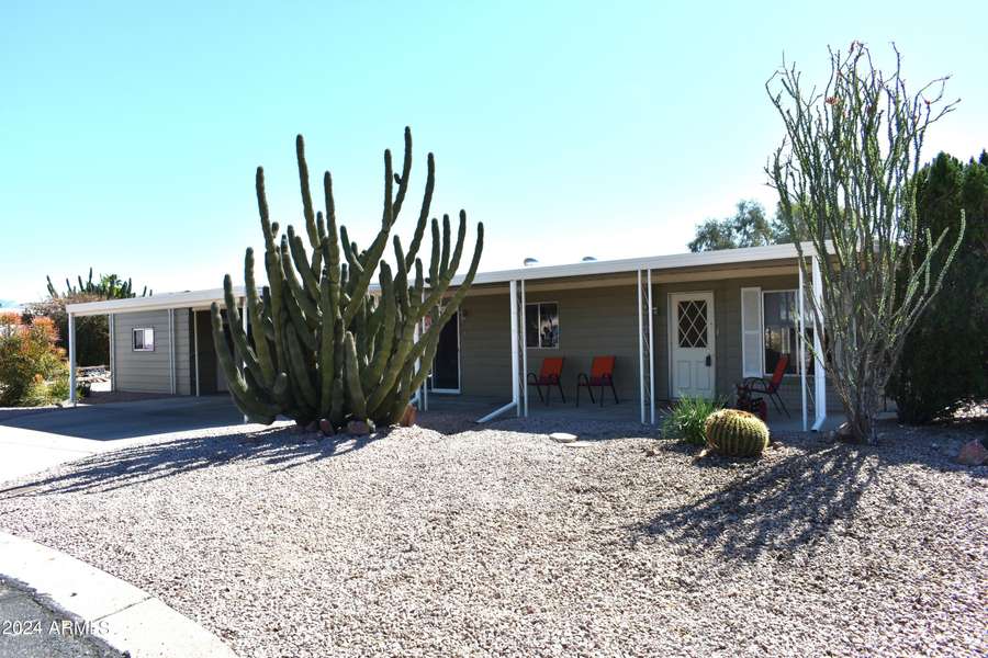 8229 E DUTCHMAN Drive, Mesa, AZ 85208