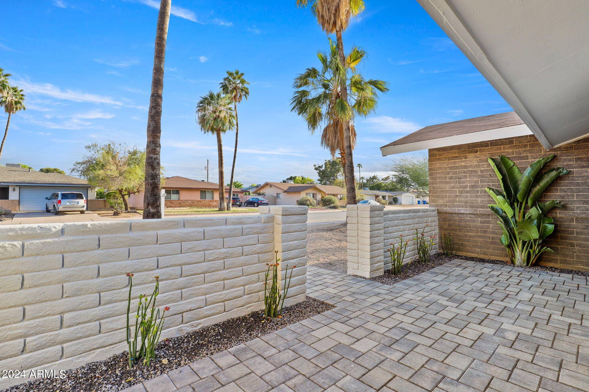 Tempe, AZ 85282,634 E MANHATTON Drive