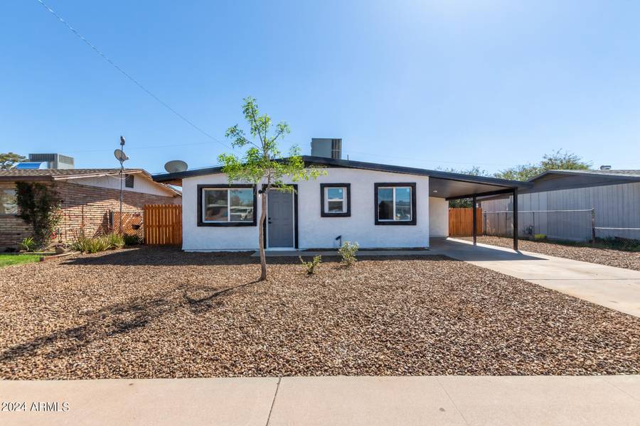 2243 W SUNNYSIDE Avenue, Phoenix, AZ 85029