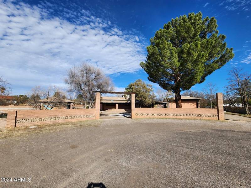 611 BLUE JAY Circle, Sierra Vista, AZ 85635