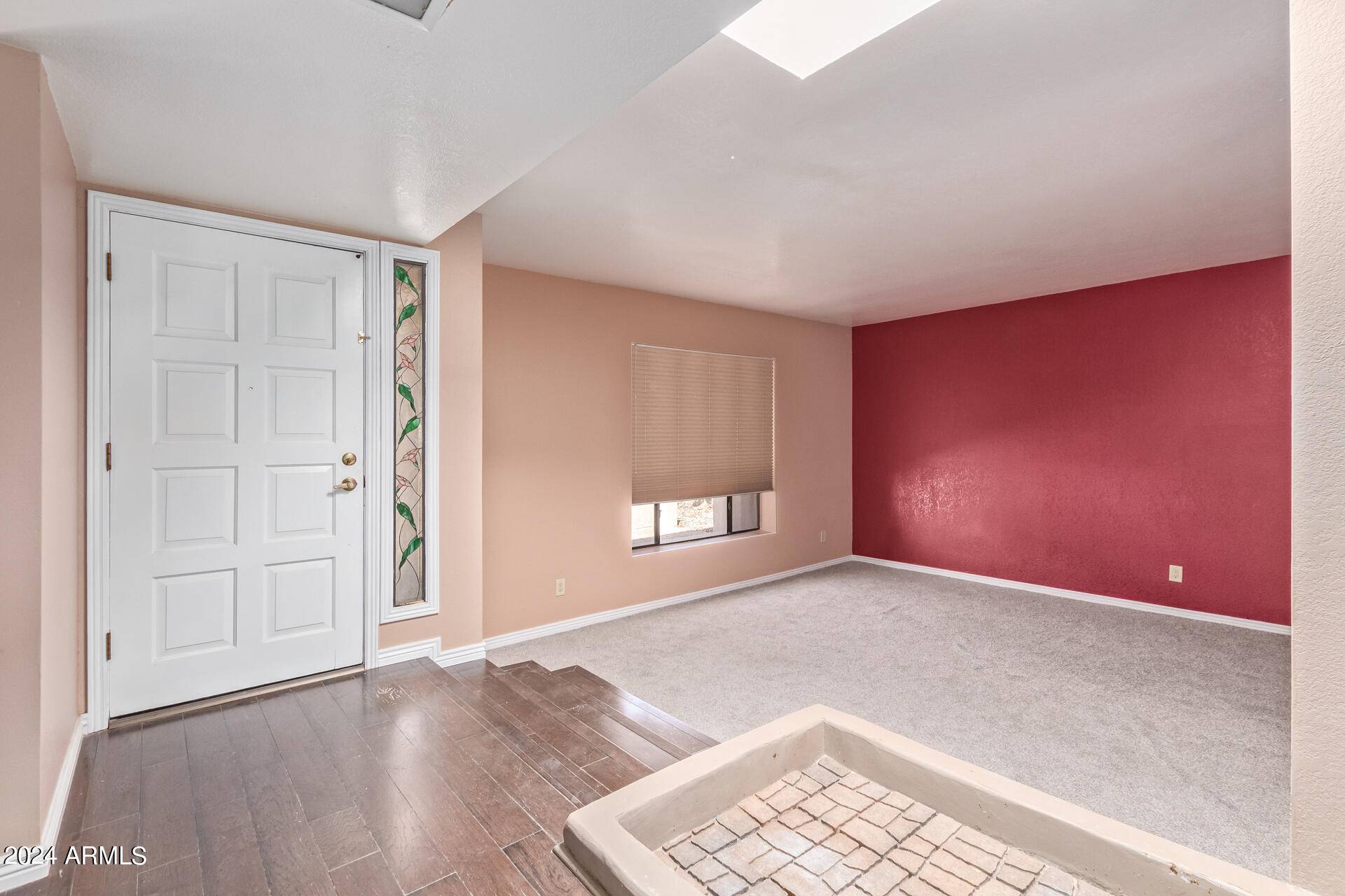 Phoenix, AZ 85022,909 E WALTANN Lane