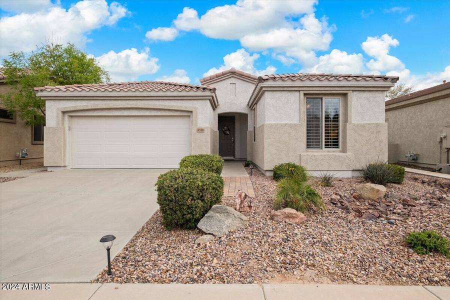 4576 E RAKESTRAW Lane, Gilbert, AZ 85298