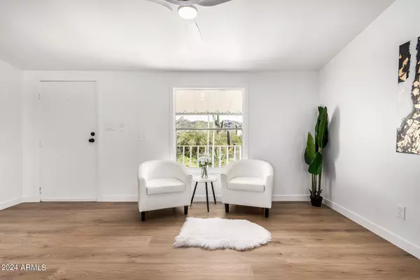 1975 W FRONTIER Street Apache Junction, AZ 85120