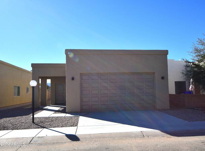 462 S Meadowood Lane, Sierra Vista, AZ 85635