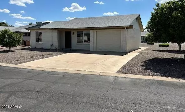 8119 E DAHLIA Drive, Mesa, AZ 85208