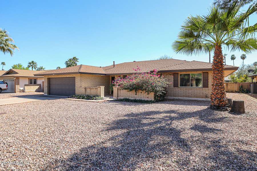 451 E CASCADA Road, Litchfield Park, AZ 85340