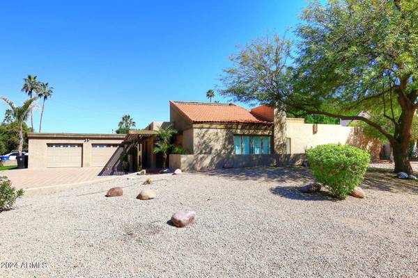 Mesa, AZ 85201,524 W HILLVIEW Circle