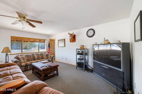 Vernon, AZ 85940,26 COUNTY ROAD 3169 --