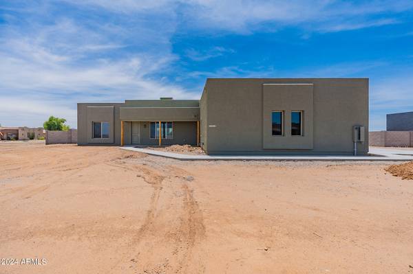 Wittmann, AZ 85361,23016 W PEAKVIEW Road