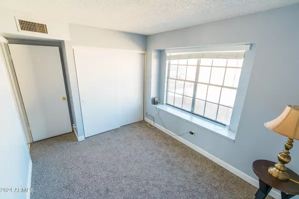 7127 W YUCCA Street Peoria, AZ 85345