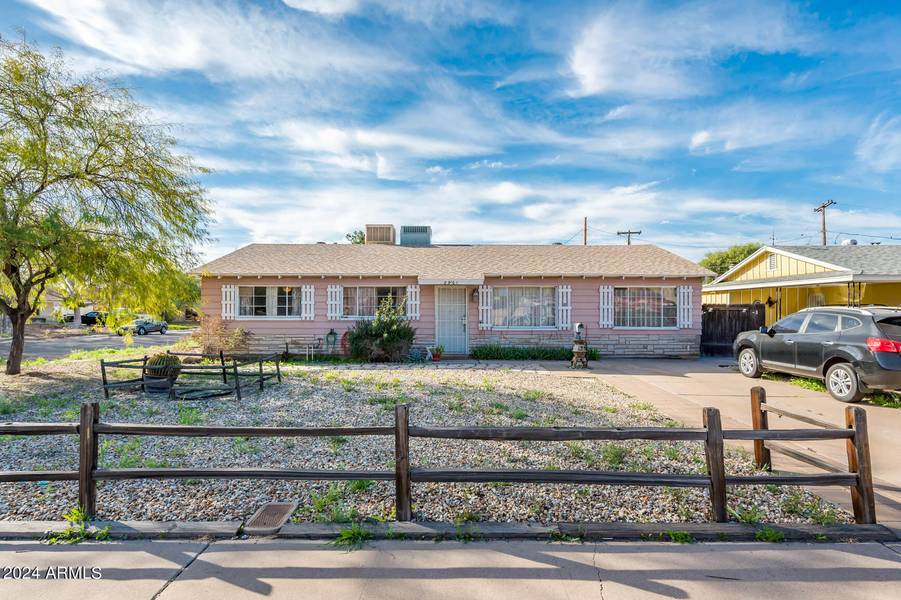 2901 W Sweetwater Avenue, Phoenix, AZ 85029