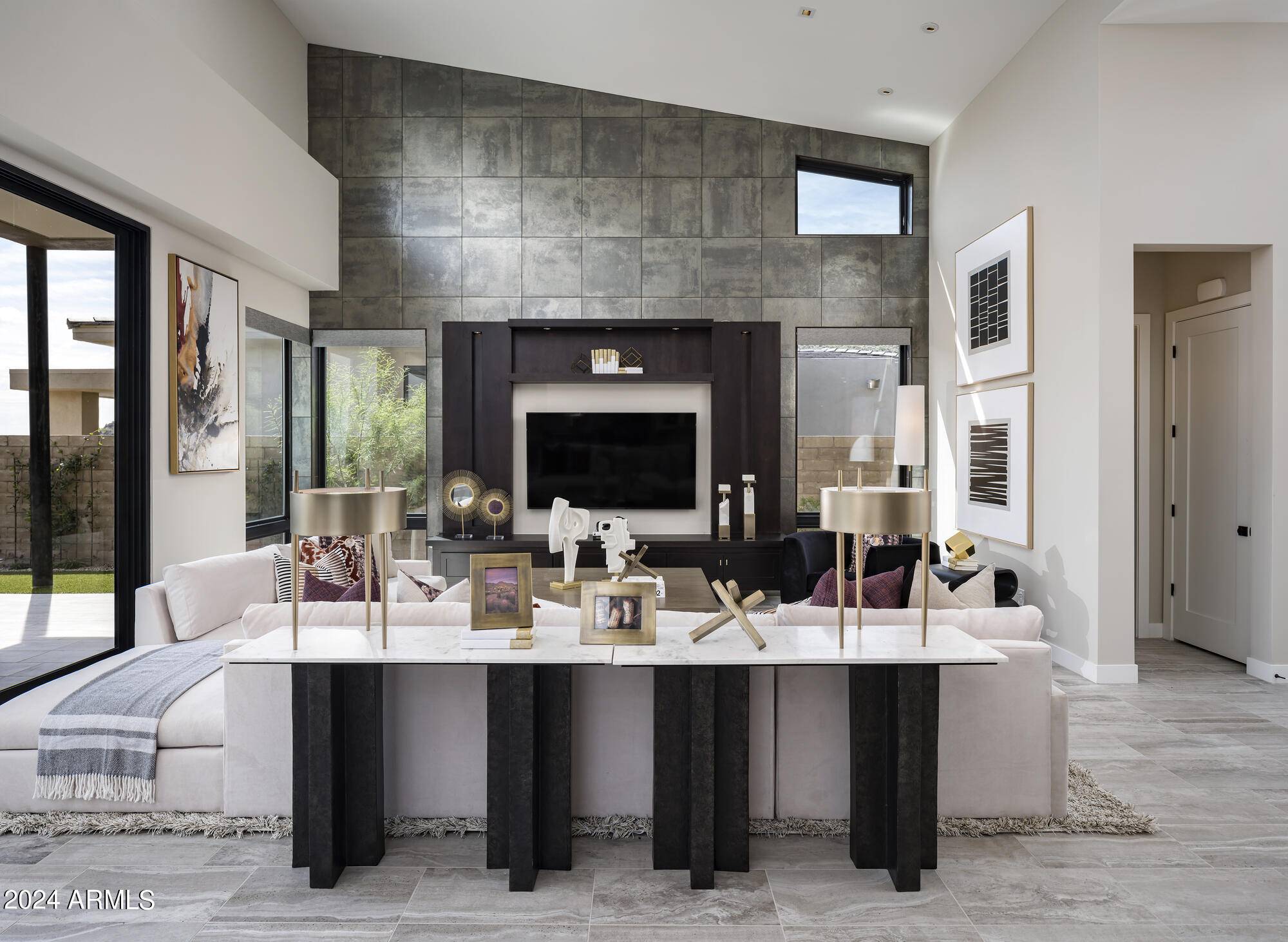 Fountain Hills, AZ 85268,14236 E HIGHLAND Avenue