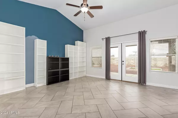 8667 N PALO VERDE Road Florence, AZ 85132