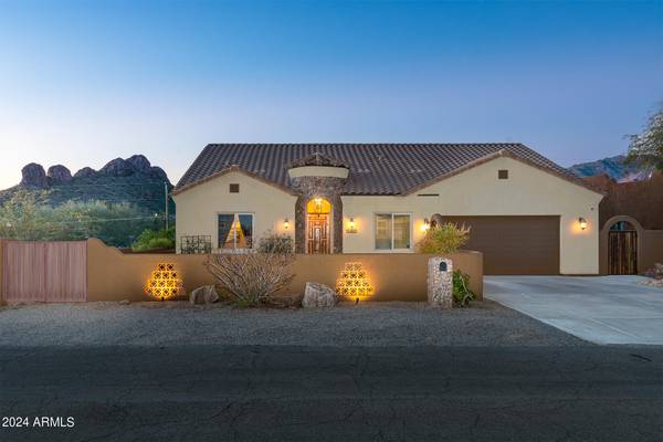 10142 E La Palma Avenue, Gold Canyon, AZ 85118