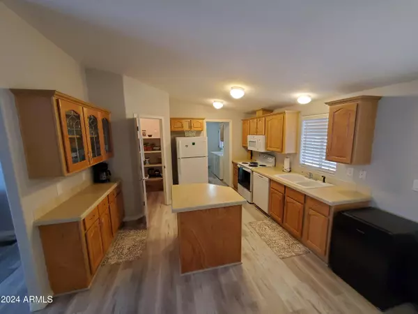 Phoenix, AZ 85050,3901 E PINNACLE PEAK Road #298