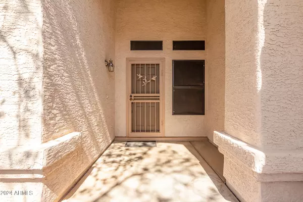 Chandler, AZ 85248,1142 W HONEYSUCKLE Lane