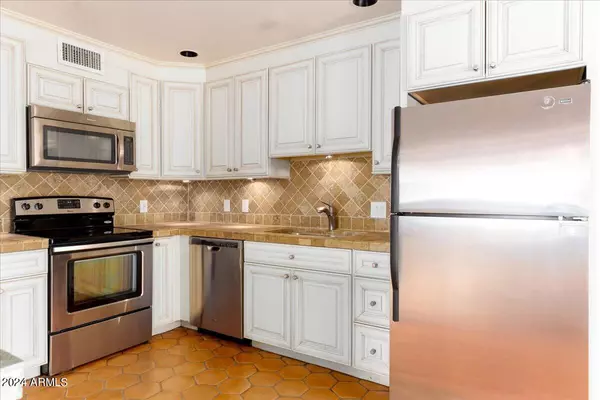 Scottsdale, AZ 85251,4800 N 68TH Street #223