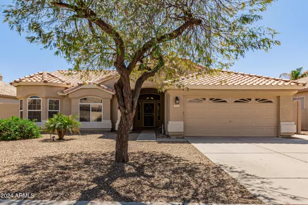 Gilbert, AZ 85233,913 W HORSESHOE Avenue