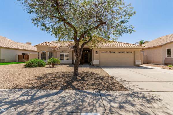 Gilbert, AZ 85233,913 W HORSESHOE Avenue