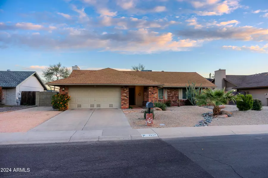 1728 W BANFF Lane, Phoenix, AZ 85023