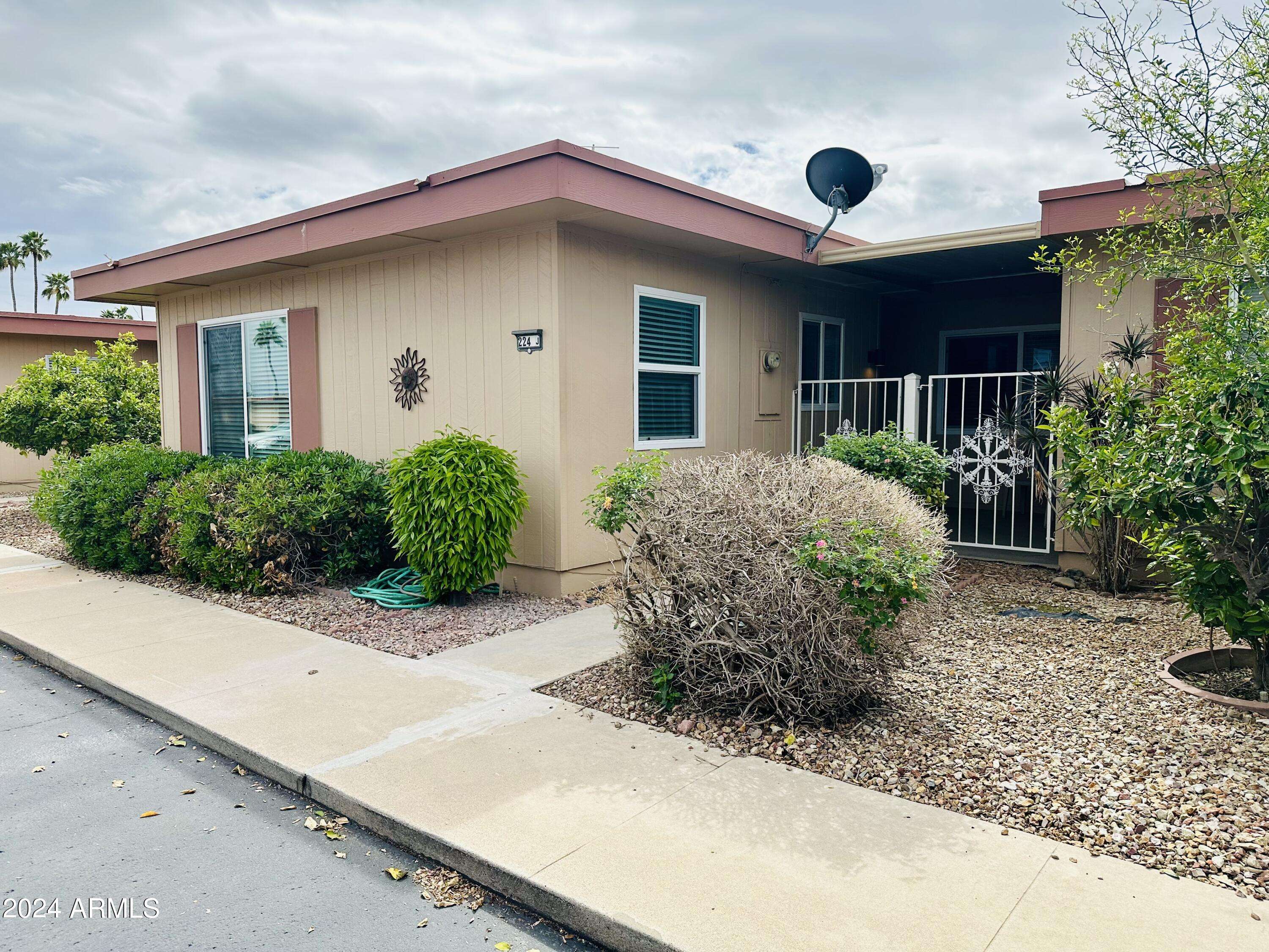 13224 N 98TH Avenue #J, Sun City, AZ 85351