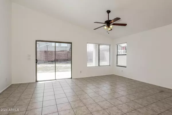 Tolleson, AZ 85353,10367 W ALBENIZ Place