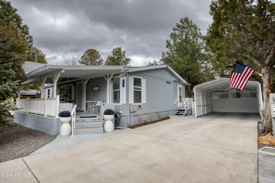 591 S 1ST Street, Show Low, AZ 85901