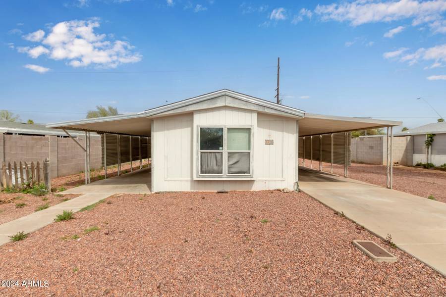 7726 E GALE Avenue, Mesa, AZ 85209